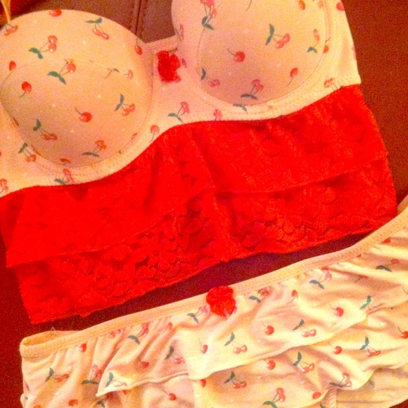 💥SOLD💥to scarlet_starlet