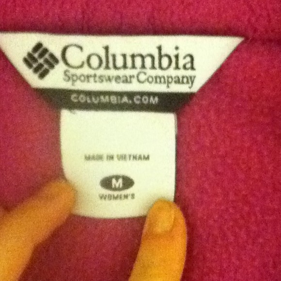 Hardly worn pink Columbia zip up sweater - Picture 4 of 4