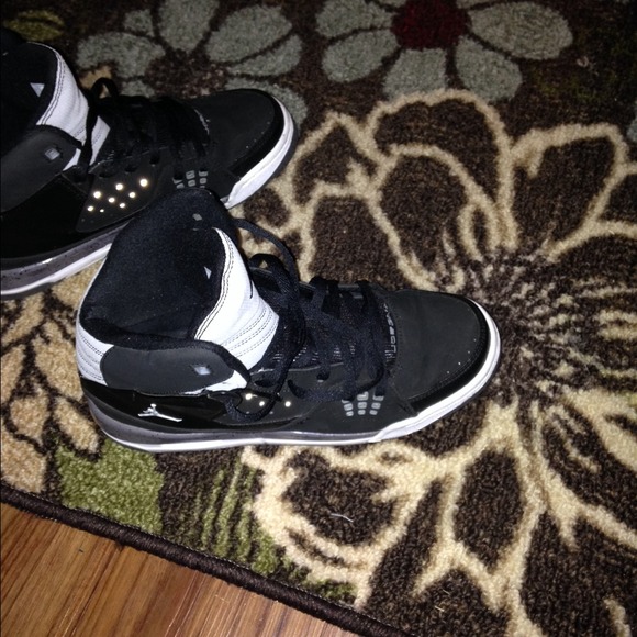 ***Sold***ππππππππJordans - Picture 2 of 4