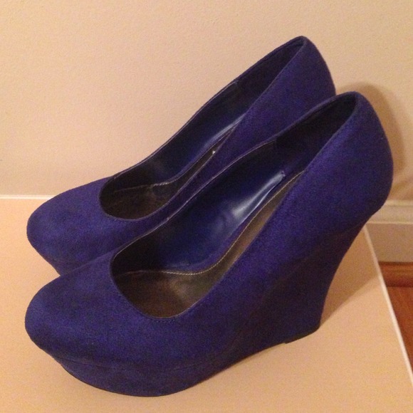 Cobalt blue in wedges