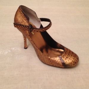 Maxstudio Toshi Mary Jane Pump