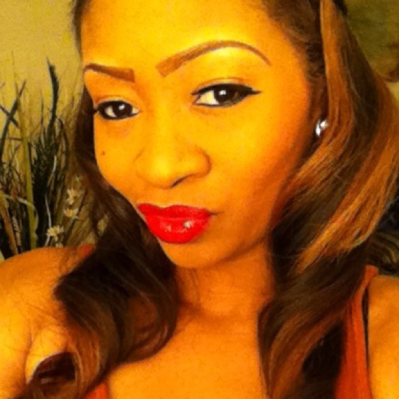 Meet your seller 😍😍😘👋