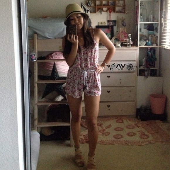 ❌SOLD❌ Floral romper