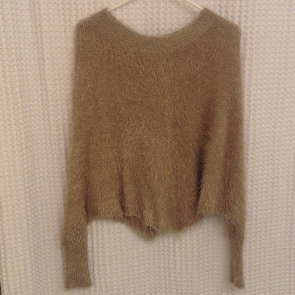 REDUCED⬇️Cropped Sweater