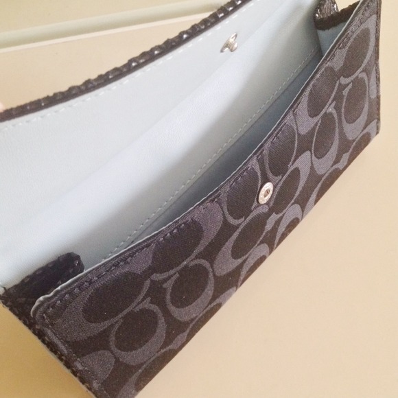 Authentic Coach Wallet - Picture 4 of 4