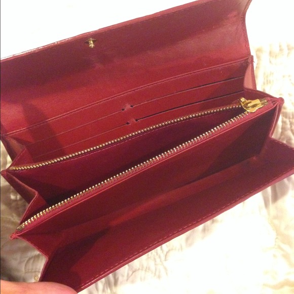 SOLD! Louis Vuitton Sara wallet - Picture 2 of 4
