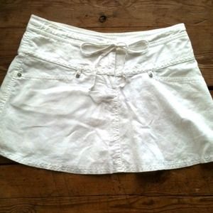 White BCBG skirt