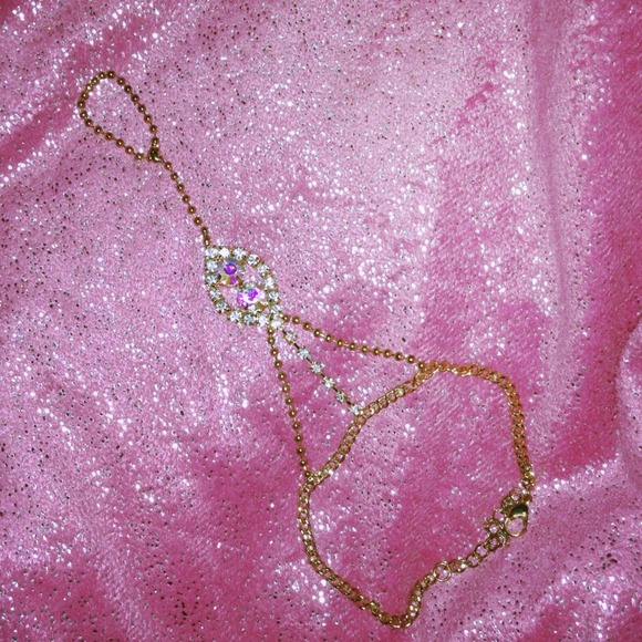 Hand Chain 💋 - Picture 3 of 3