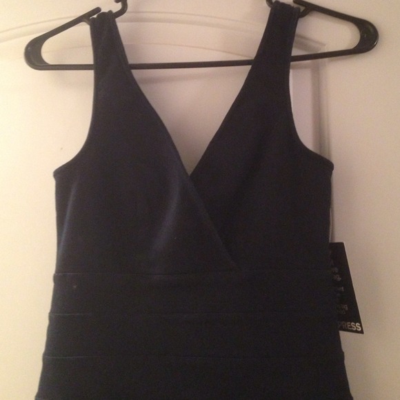 Express dress - Picture 2 of 3