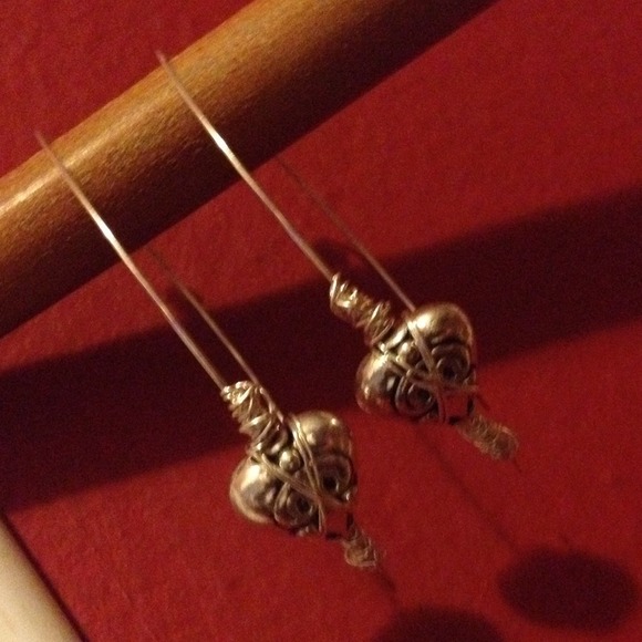 🌀🌀 Beautiful Silver Heart Earring 🌀🌀 - Picture 4 of 4