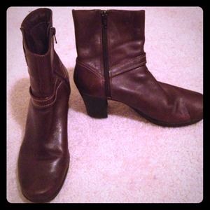Clark's Brown Ankle Boots!