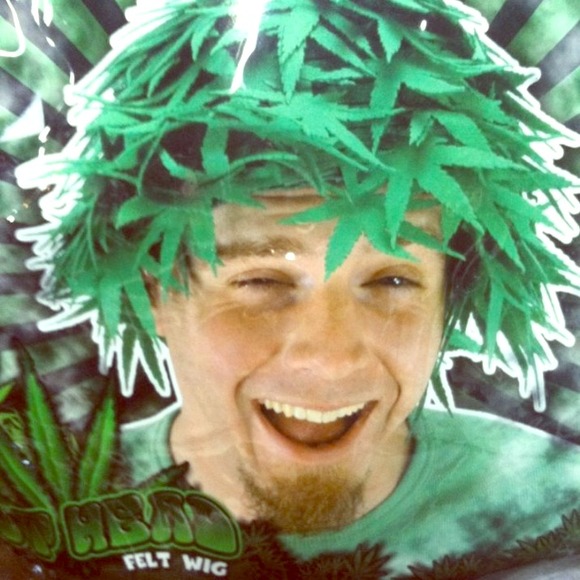 💙Pot head" wig and lei