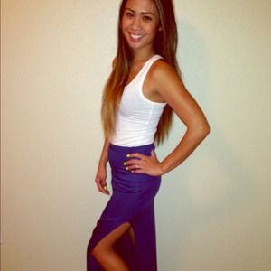 Jersey knit skirt with slit