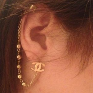 ROCKIN' CC GOLD TONE EAR CUFF