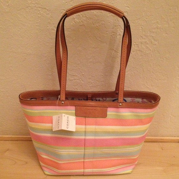 SOLD LOCAL👏👏👏😊Authentic Coach Bag🚫RESERVED🚫
