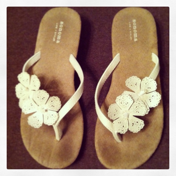 Sonoma floral cutout sandals