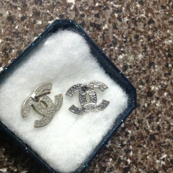 Chanel interlocking C's! Authentic! - Picture 3 of 3