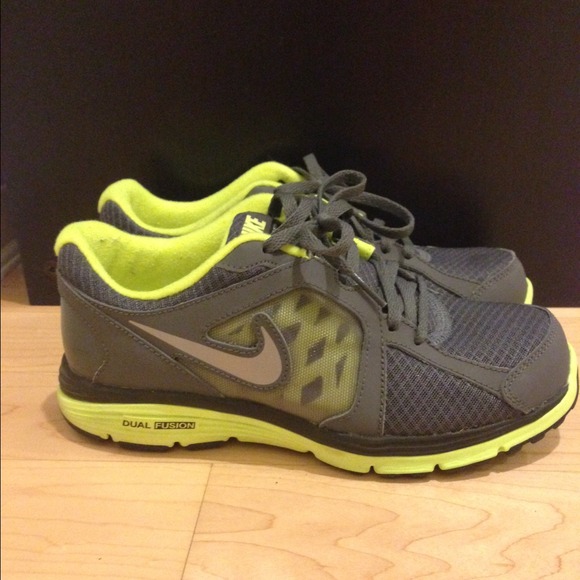 🌟REDUCED🌟 Nike Dual Fusion
