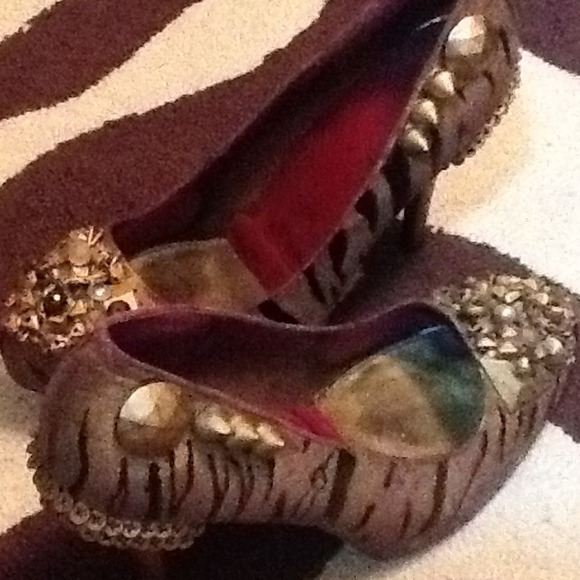 Custom made spike/hardware pumps - Picture 2 of 3