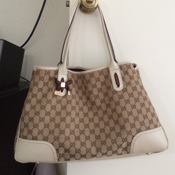 Sharing Gucci Princy Toe handbag - Picture 2 of 4