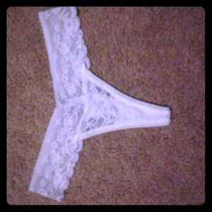 Aerie thongs (6)