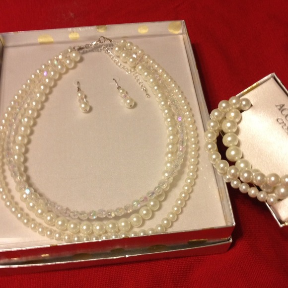 ACCESSORY CROSSING