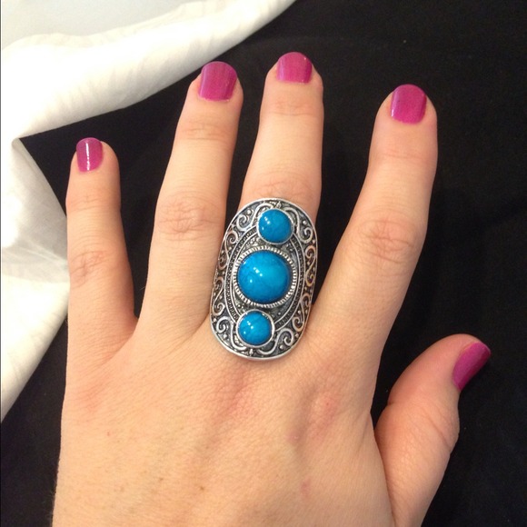 "Silver & Stones" Ring - Picture 2 of 3