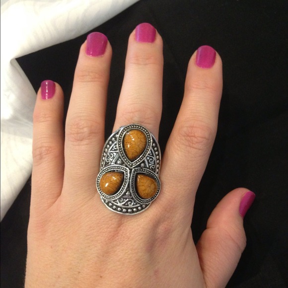 "Silver & Stones" Ring - Picture 3 of 3