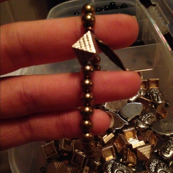 Trendy pyramid bracelet