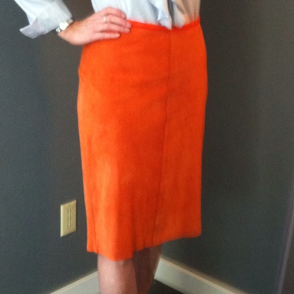 Soft suede skirt in orange