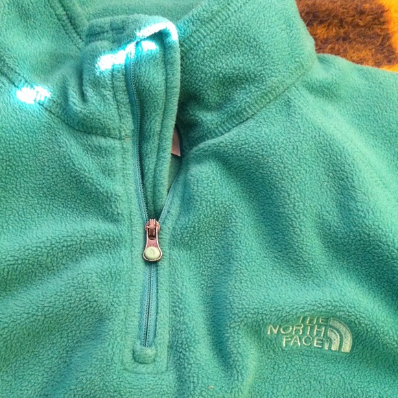 Sold in bundle!North Face Green Half Zip Fleece - Picture 2 of 3