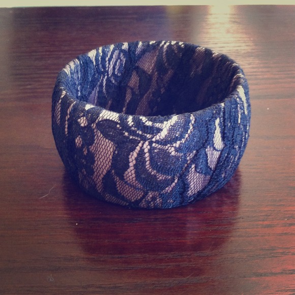Lace bangle bracelet