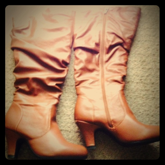 SOLD⚡️COGNAC BOOTS!⚡️