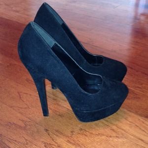 6 inch stiletto high helps in perfect condition