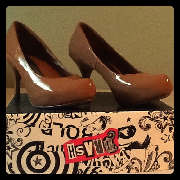 NUDE COLOR BRASH HIGH HEELS!!!!