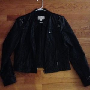 Black fux leather jacket 〰Price Negotiable〰