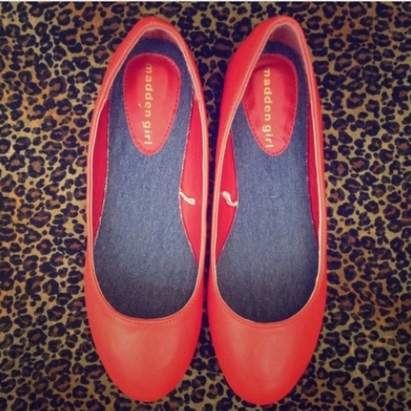 ✖️SOLD✖️New Madden Girl Flats | ✨PRICE REDUCED ✨ - Picture 3 of 3