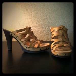 Strappy Sandals for Summer!
