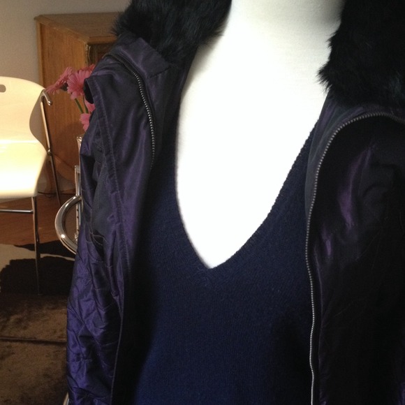 🍃💖J Crew dark navy Cashmere vest - Picture 1 of 4