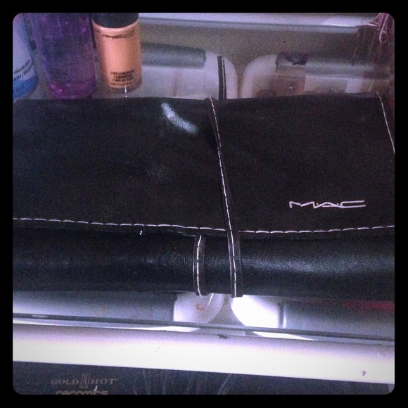 Make up brush holder