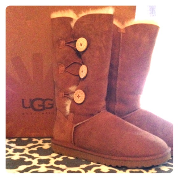 Ugg Bailey Button Triplet