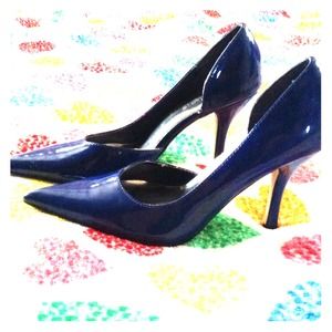 Midnight blue heels!!