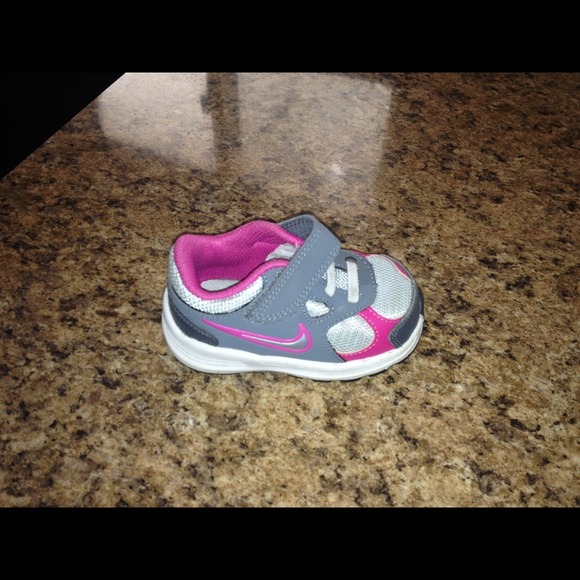 Toddler nike shoes