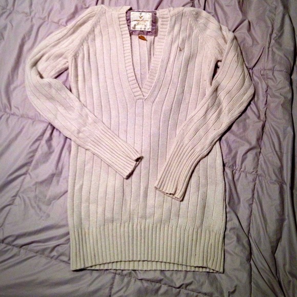 American Eagle cream v neck hooded sweater