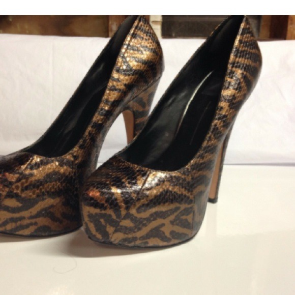 Dolce Vita  bronzed zebra platform pony