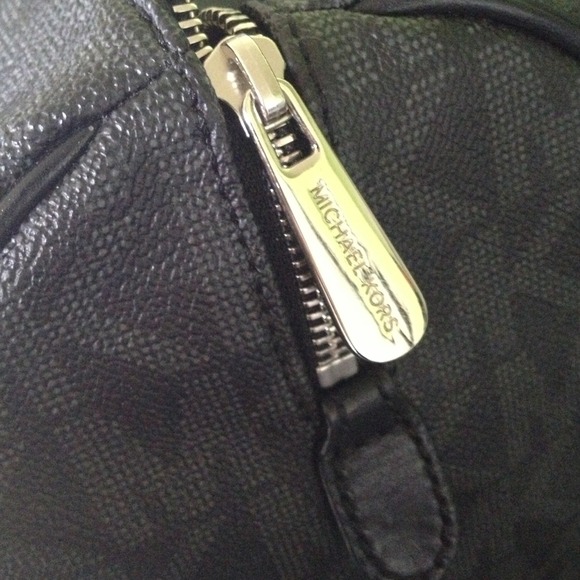 SOLD Brand New Michael Kors purse - Picture 3 of 4