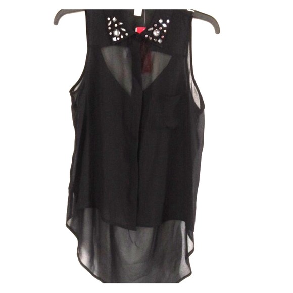 🎶New Detailed High- Low Cut out back Chiffon top.