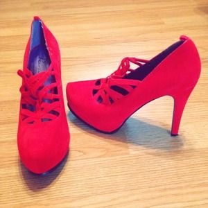 Red Pumps