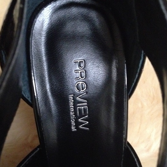 Preview International Zip Up Heels - Picture 2 of 3