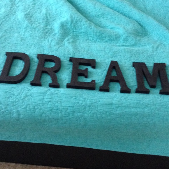 SOLD.....Letters that say DREAM black